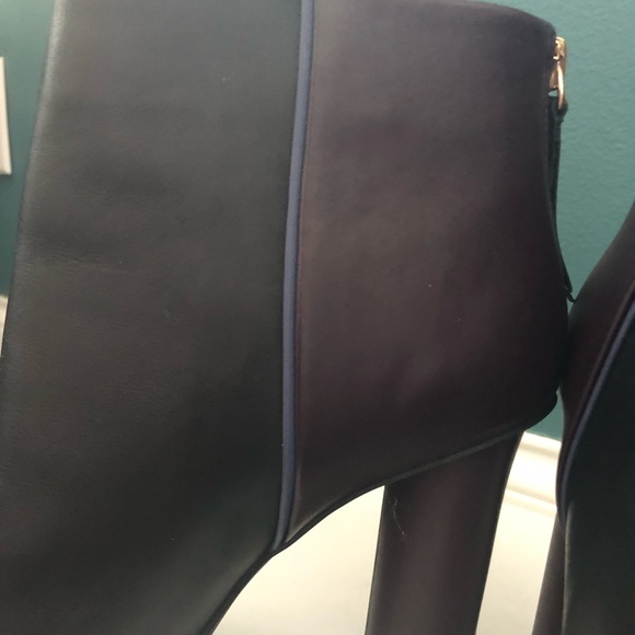 Stunning Fall Booties! - Picture 4 of 4